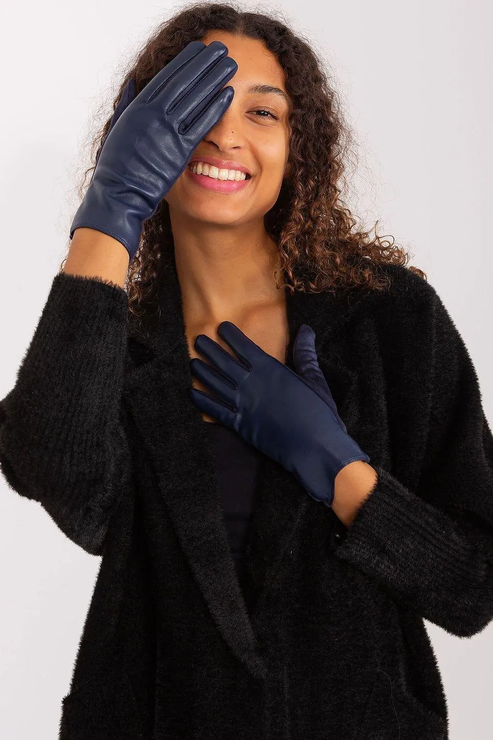 Chic Floral Embroidered Women's Touchscreen Gloves for Effortless Style