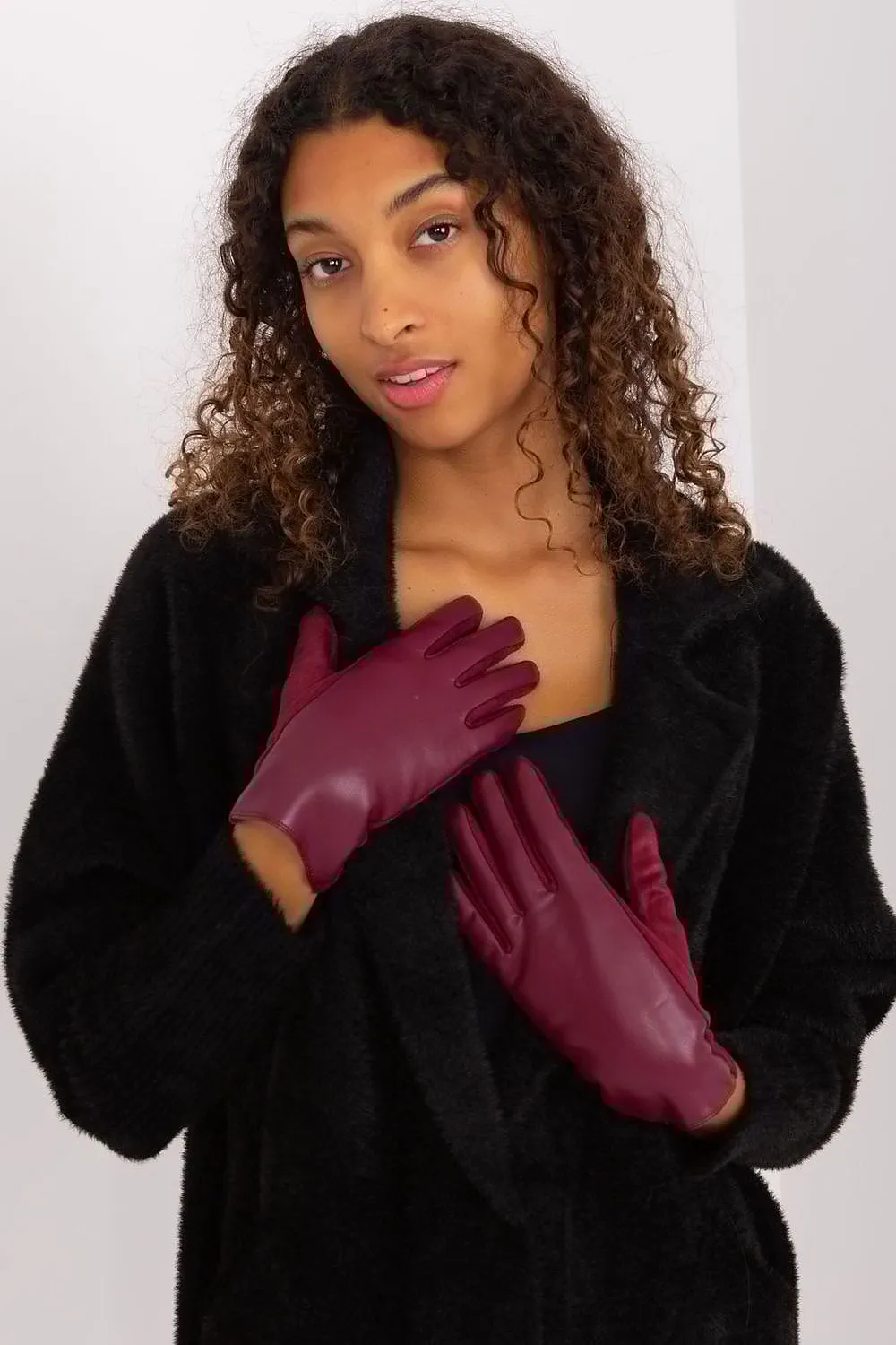 Chic Floral Embroidered Women's Touchscreen Gloves for Effortless Style