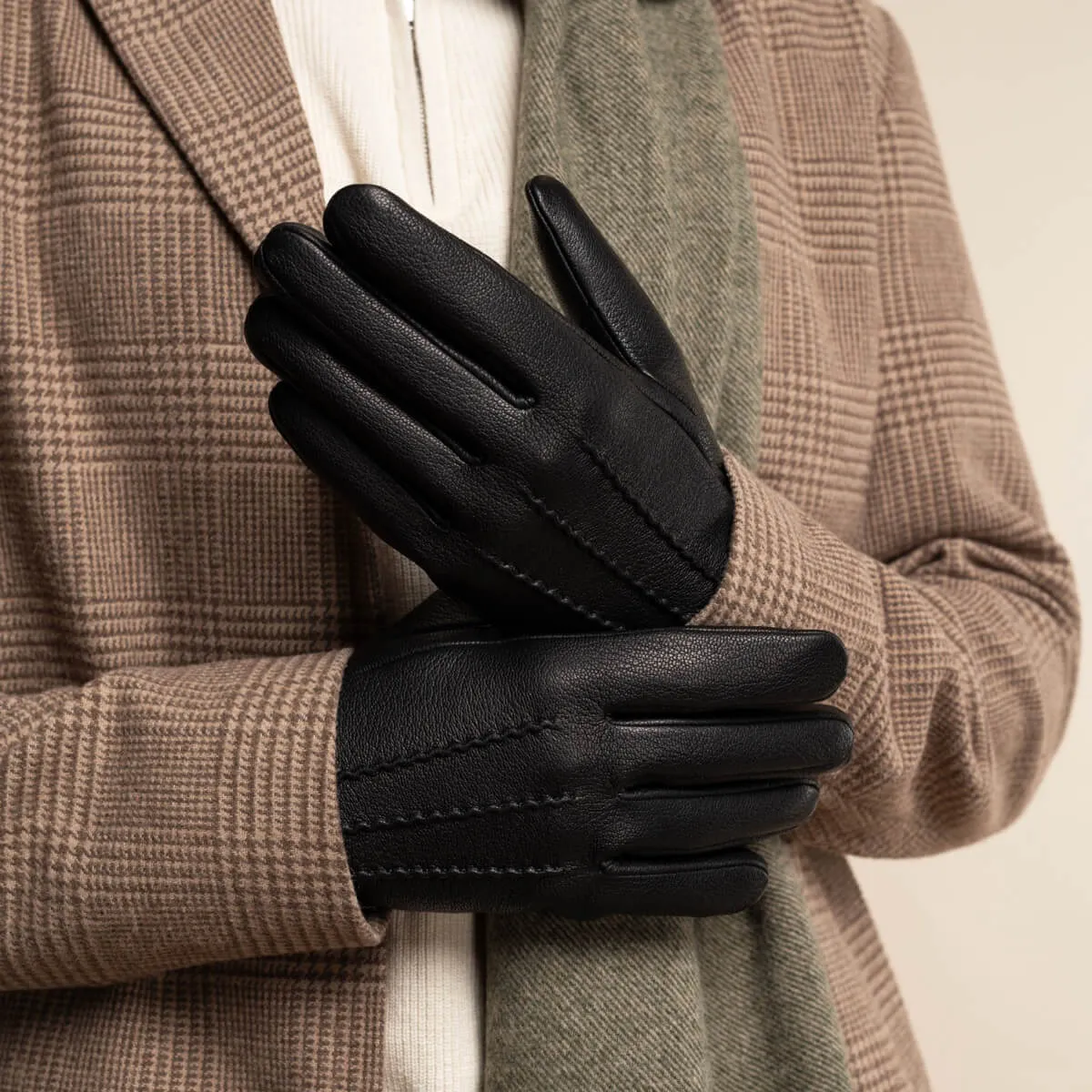 Jaxon (black) - goatskin leather gloves with luxurious faux fur lining & touchscreen feature