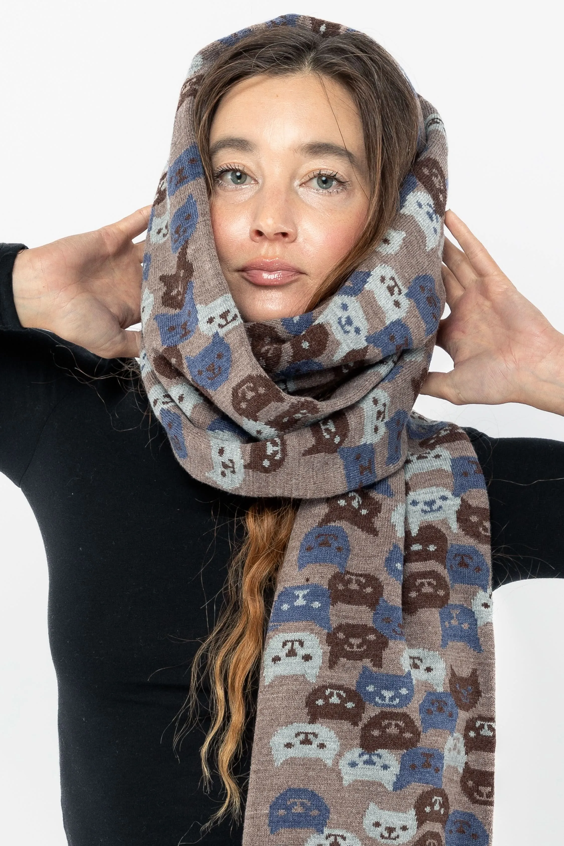 JQSCARF41 - Smiling Cat Scarf