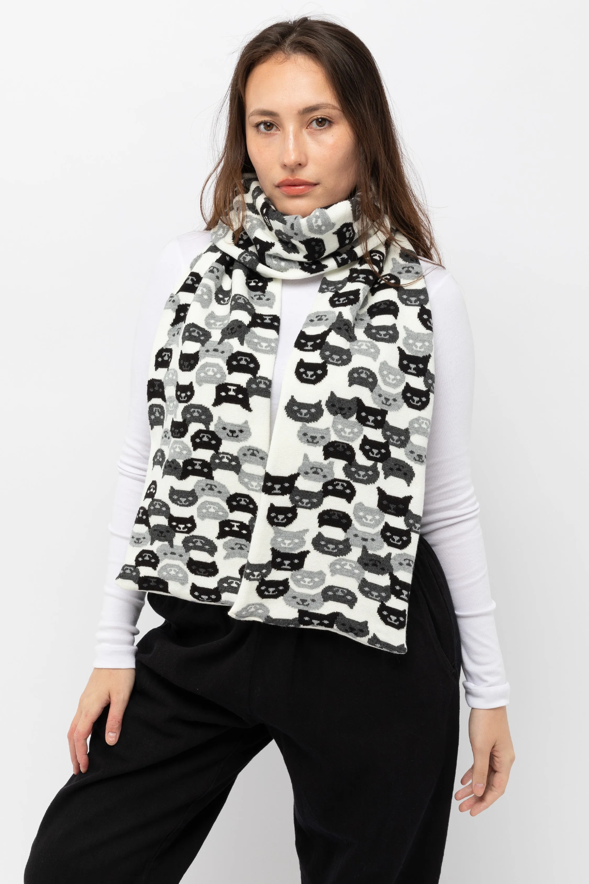 JQSCARF41 - Smiling Cat Scarf