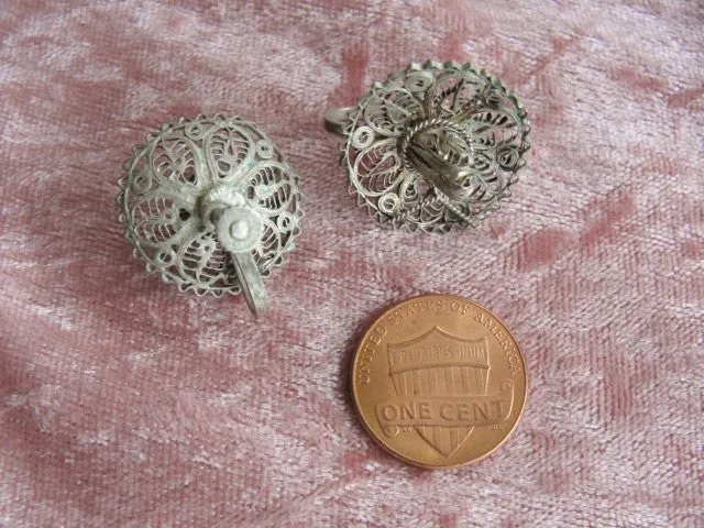 LOVELY Vintage Mexican Taxco Silver Lace Like Filigree Sombrero Hats Screw-on Earrings Collectible Sterling Silver Jewelry