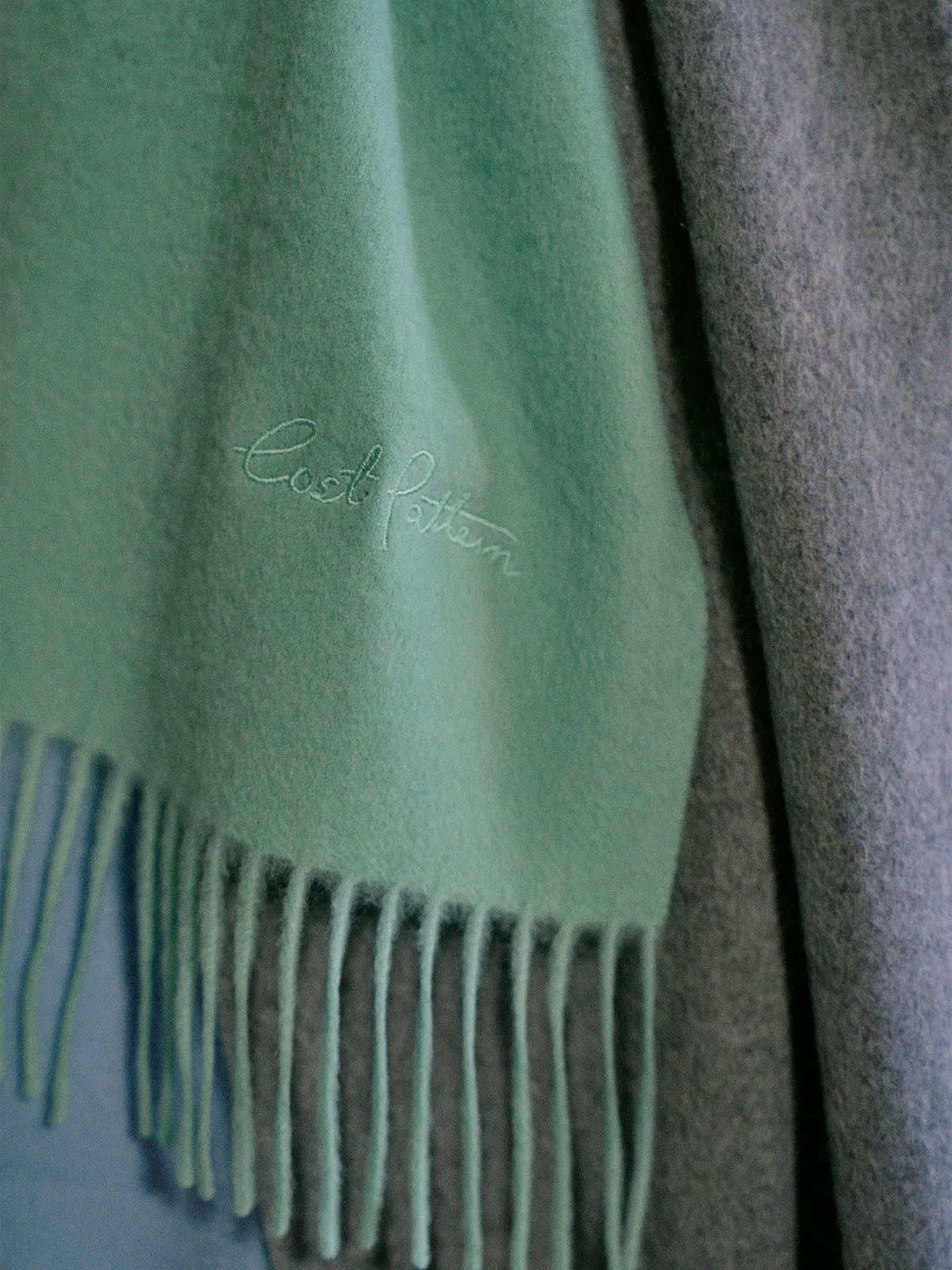 "Lost in Warmth" Classic Cashmere Scarf - Green