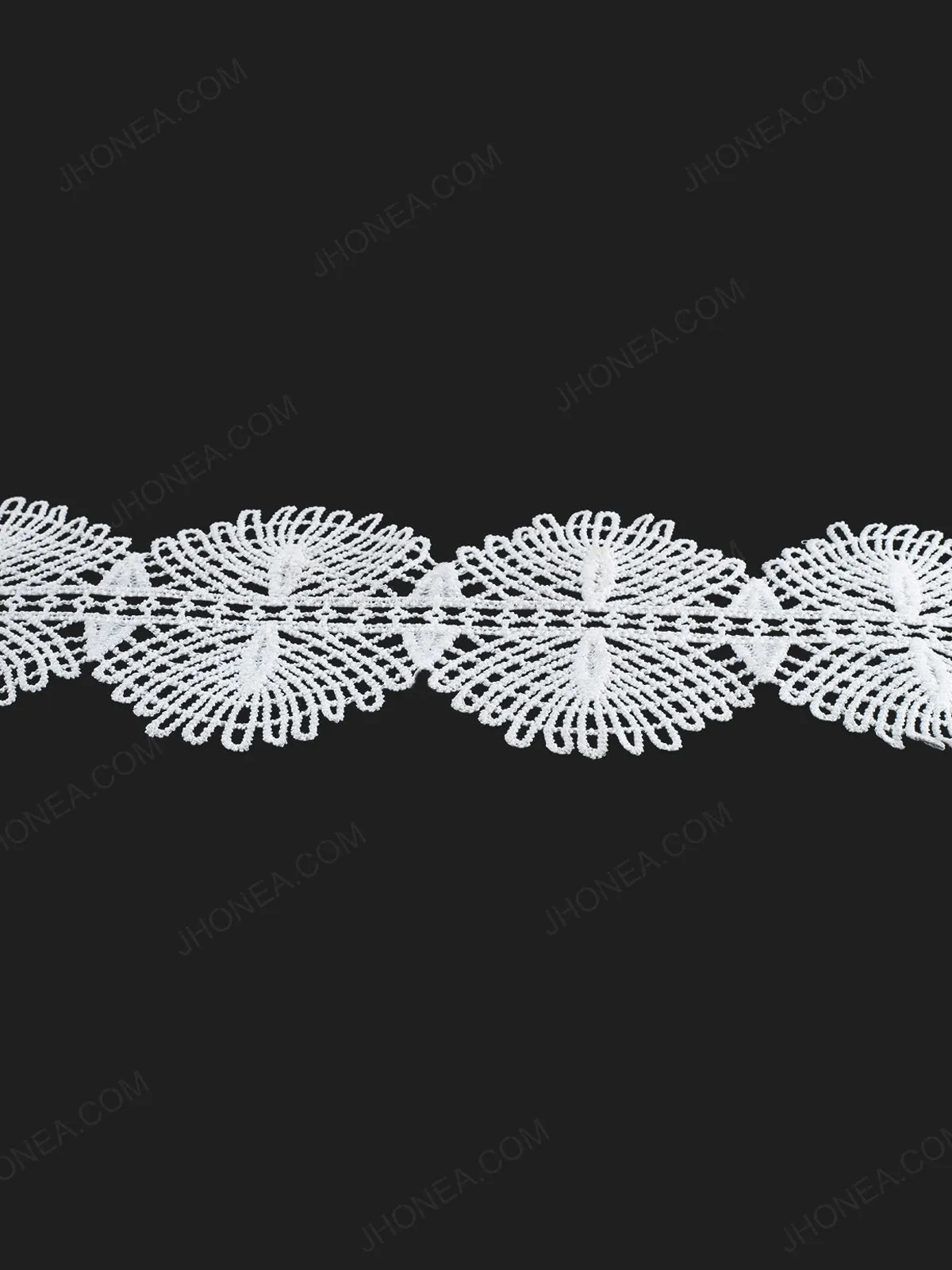 Scalloped Design White Guipure Lace Trim