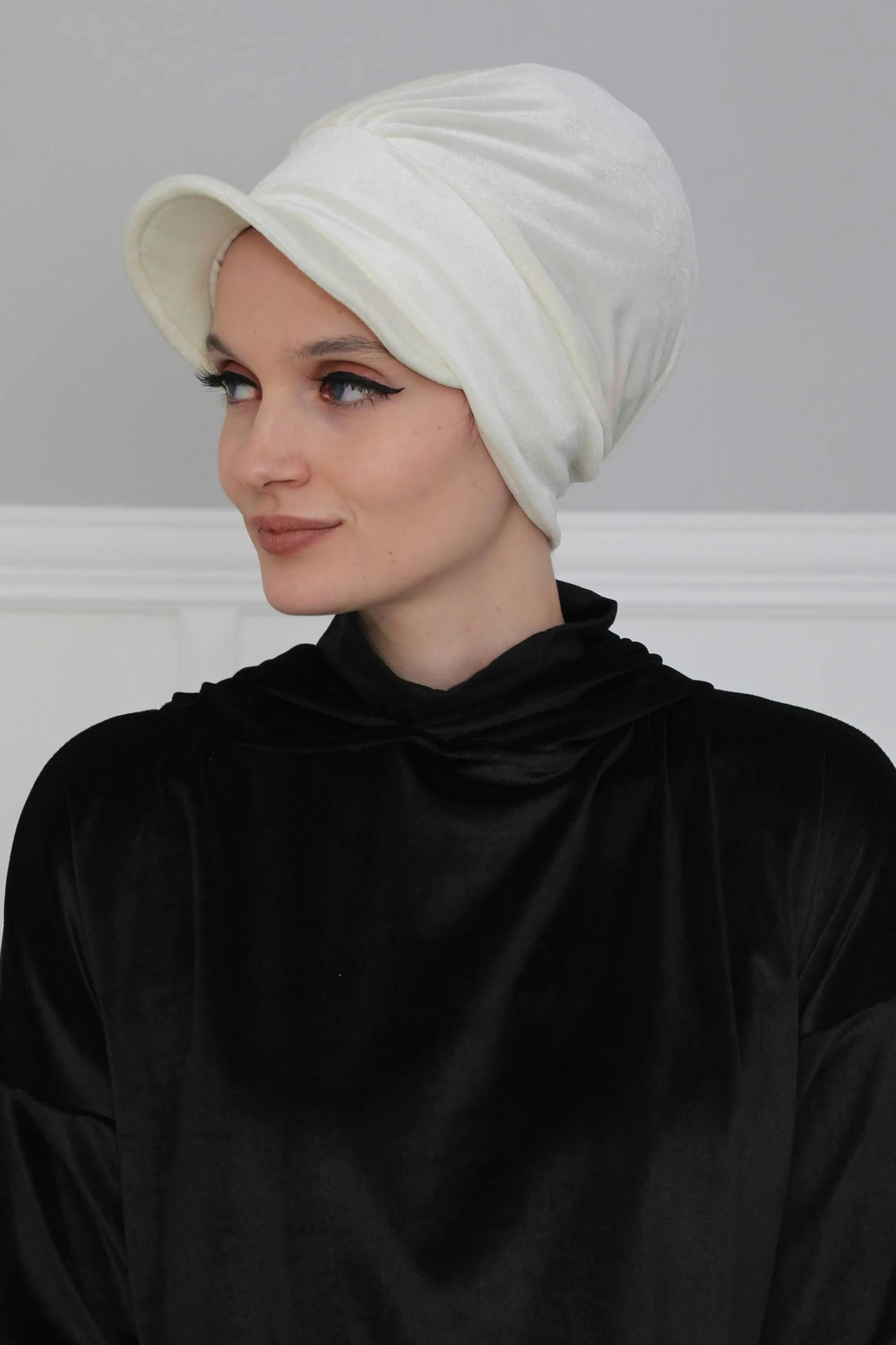 Super Soft Velvet Newsboy Visor Cap for Women, Elegant Comfortable Plain Turban Visor Cap for Daily Use, Chic Velvet Chemo Headwear,B-30K