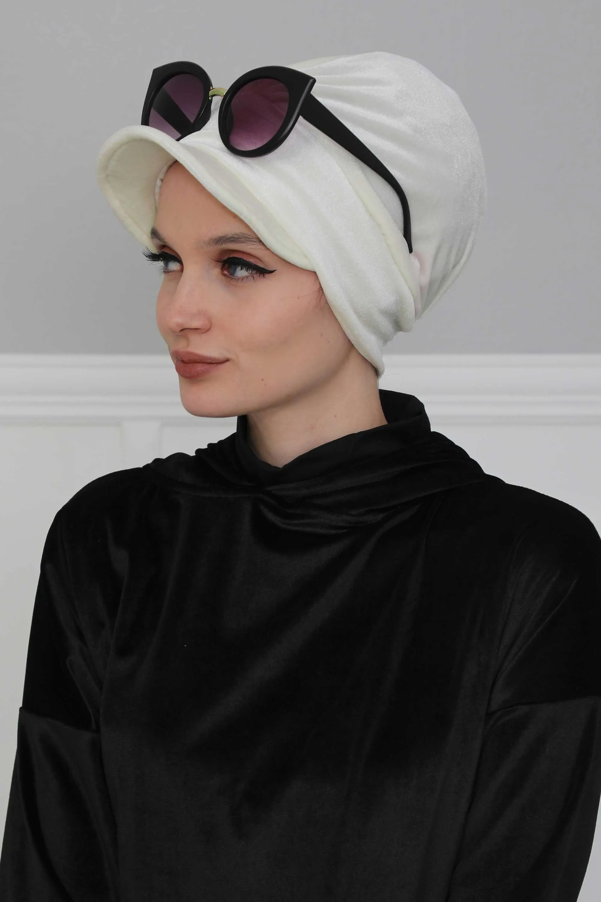 Super Soft Velvet Newsboy Visor Cap for Women, Elegant Comfortable Plain Turban Visor Cap for Daily Use, Chic Velvet Chemo Headwear,B-30K