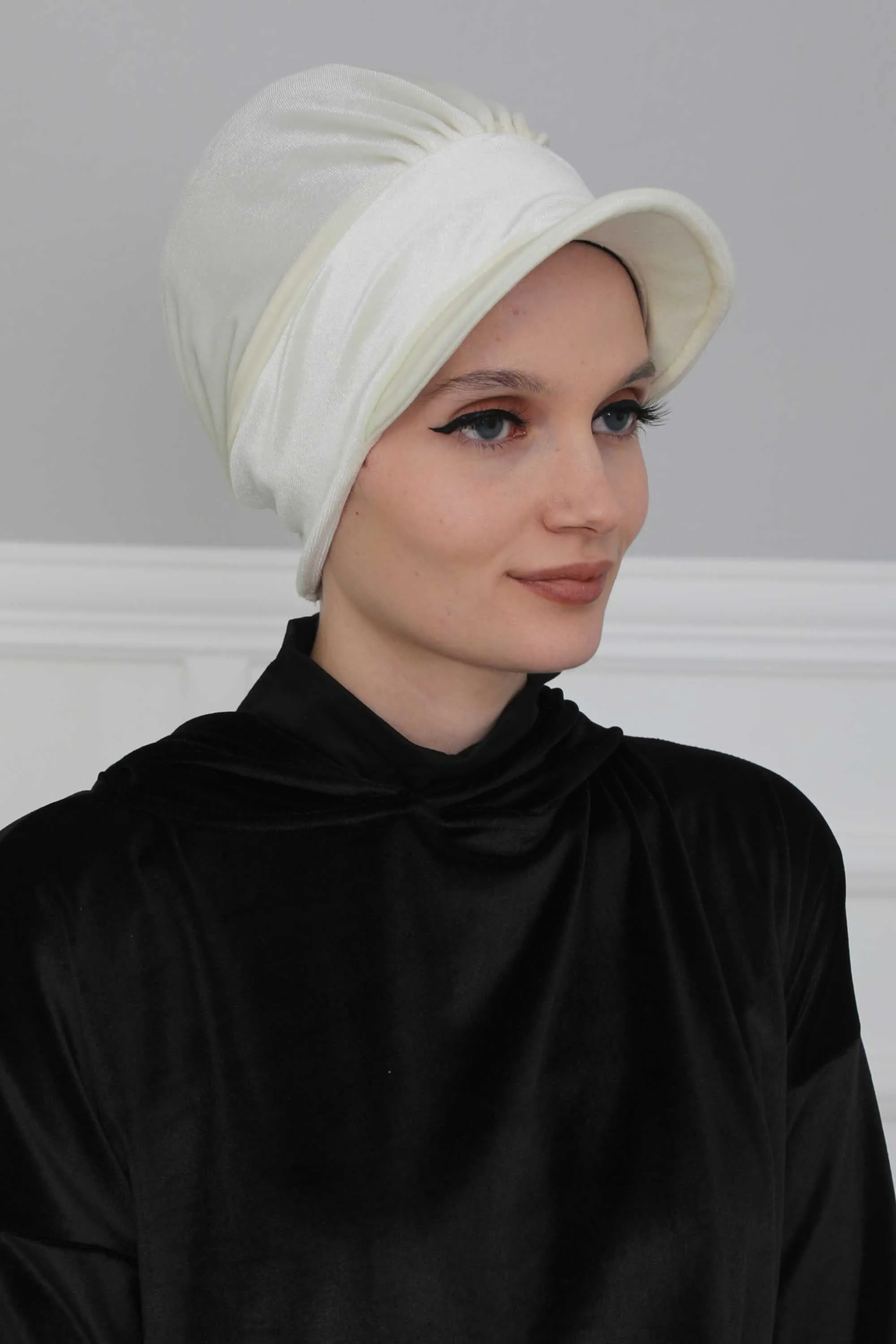 Super Soft Velvet Newsboy Visor Cap for Women, Elegant Comfortable Plain Turban Visor Cap for Daily Use, Chic Velvet Chemo Headwear,B-30K