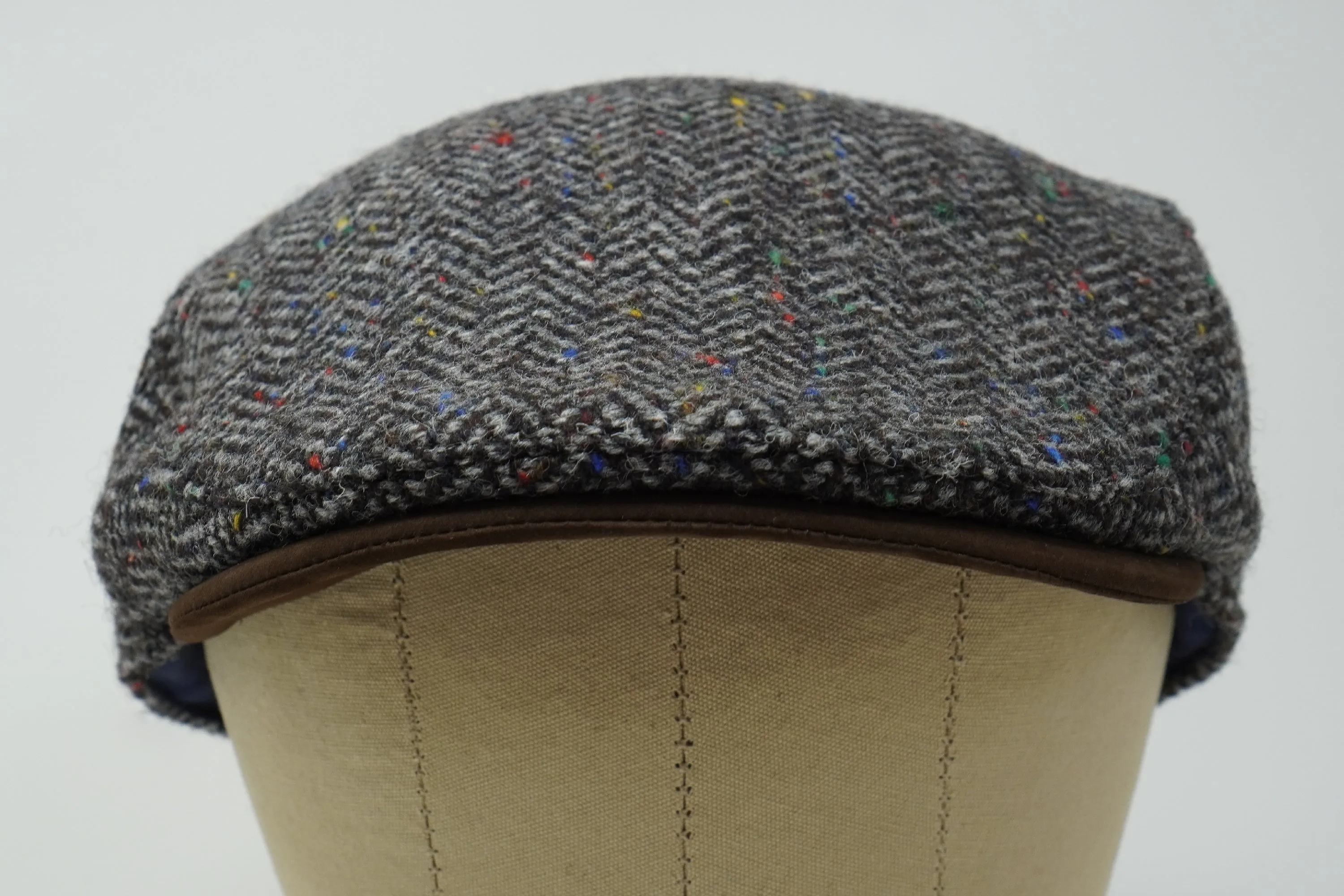 The Sloan - Ladies Irish Tweed with Leather Peak Cap