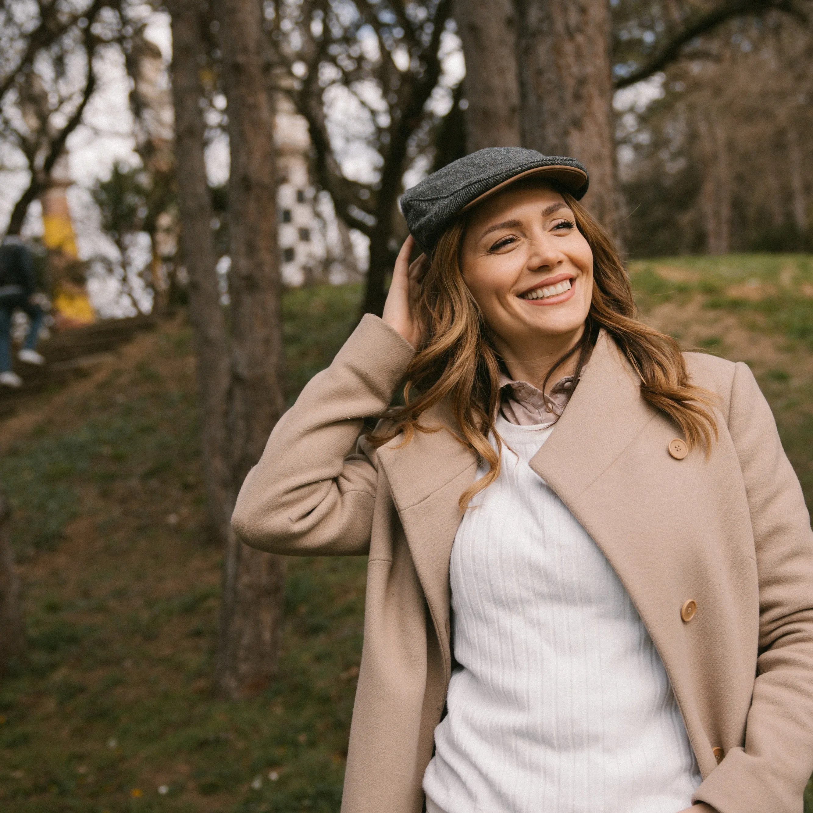 The Sloan - Ladies Irish Tweed with Leather Peak Cap