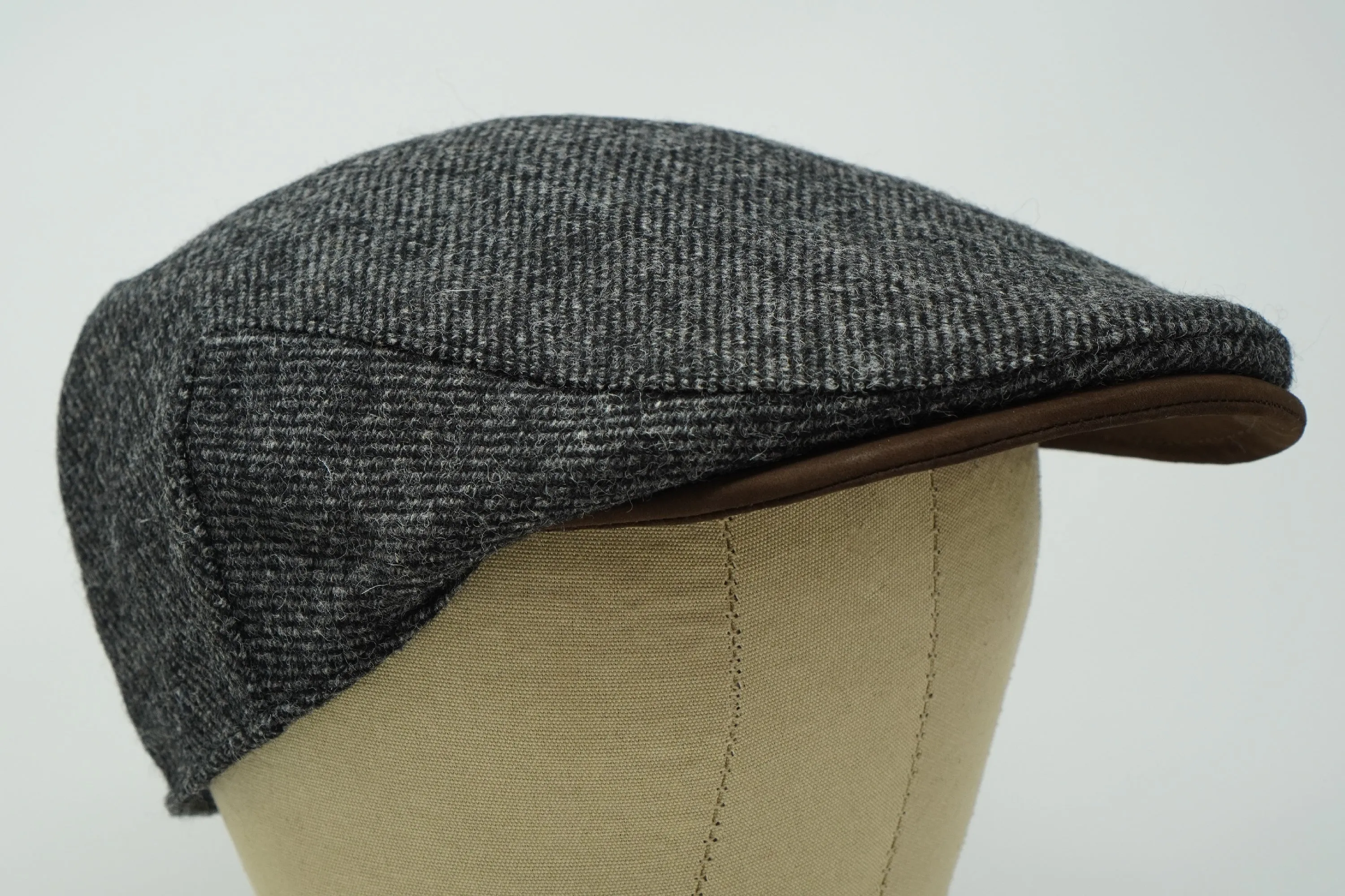 The Sloan - Ladies Irish Tweed with Leather Peak Cap